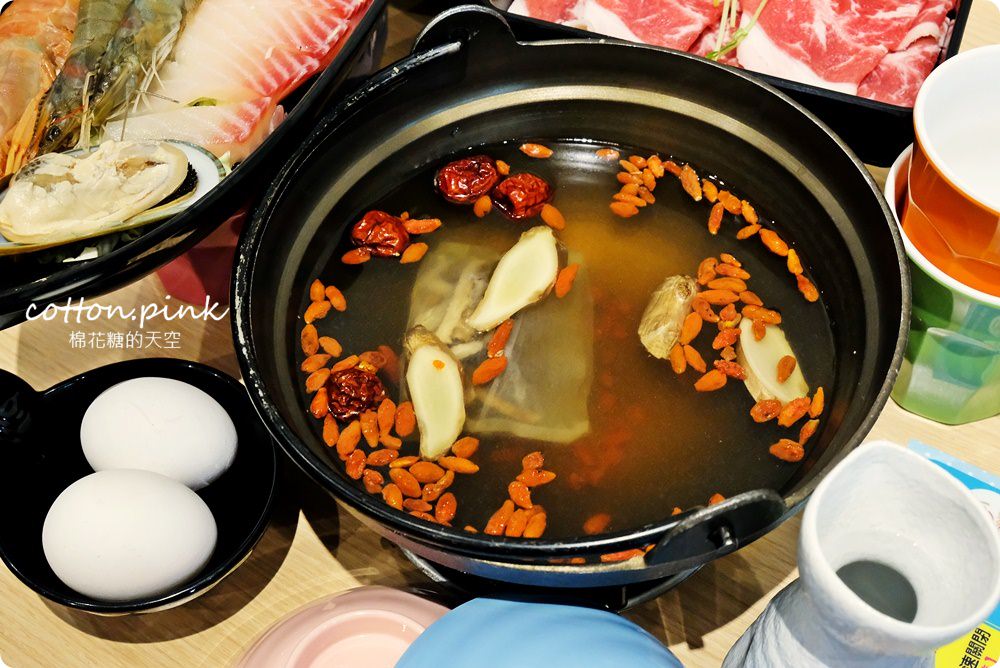 台中火鍋推薦-肉食族快來大樂鍋吃三大盤專吃肉套餐，開到十二點快來吃消夜