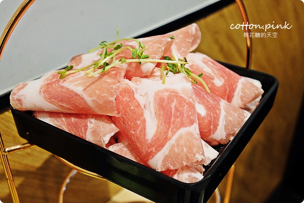 台中火鍋推薦-肉食族快來大樂鍋吃三大盤專吃肉套餐，開到十二點快來吃消夜