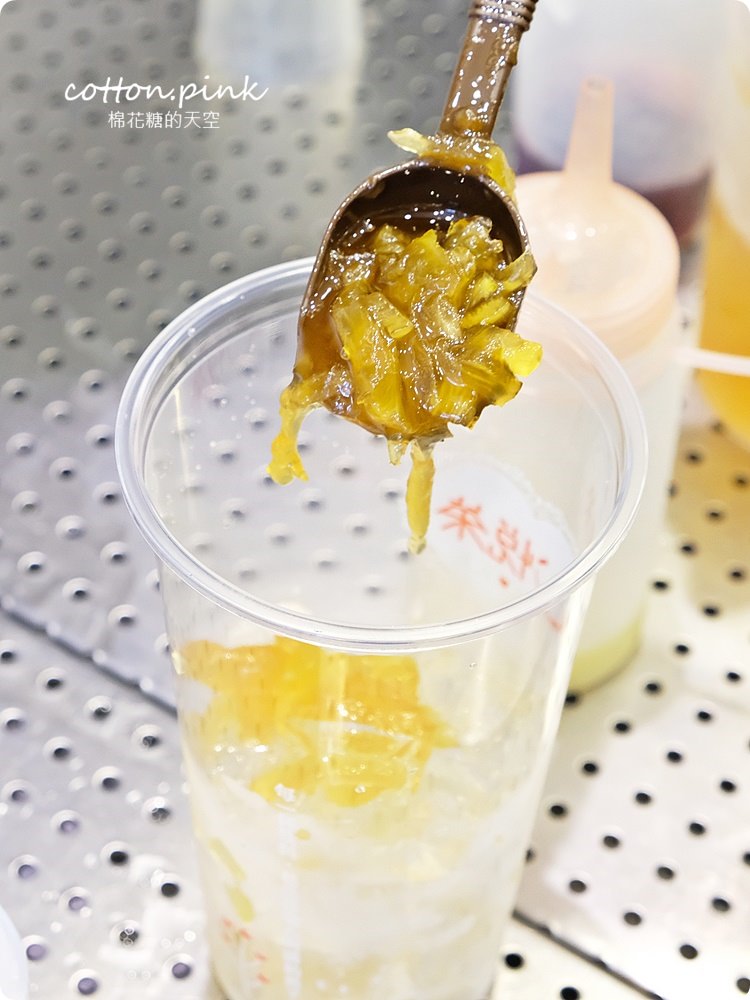 IG超夯台中手搖飲料就在忠孝夜市，心悅茶蜜芋頭尬肯啃鮮奶大推薦，超夯黑糖珍珠鮮奶也必喝