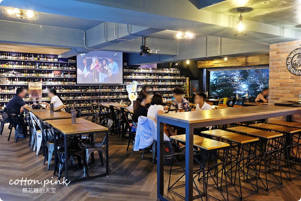 台中餐酒館推薦|大推薩克森餐酒館手工披薩外加超霸氣豪華龍蝦燉飯