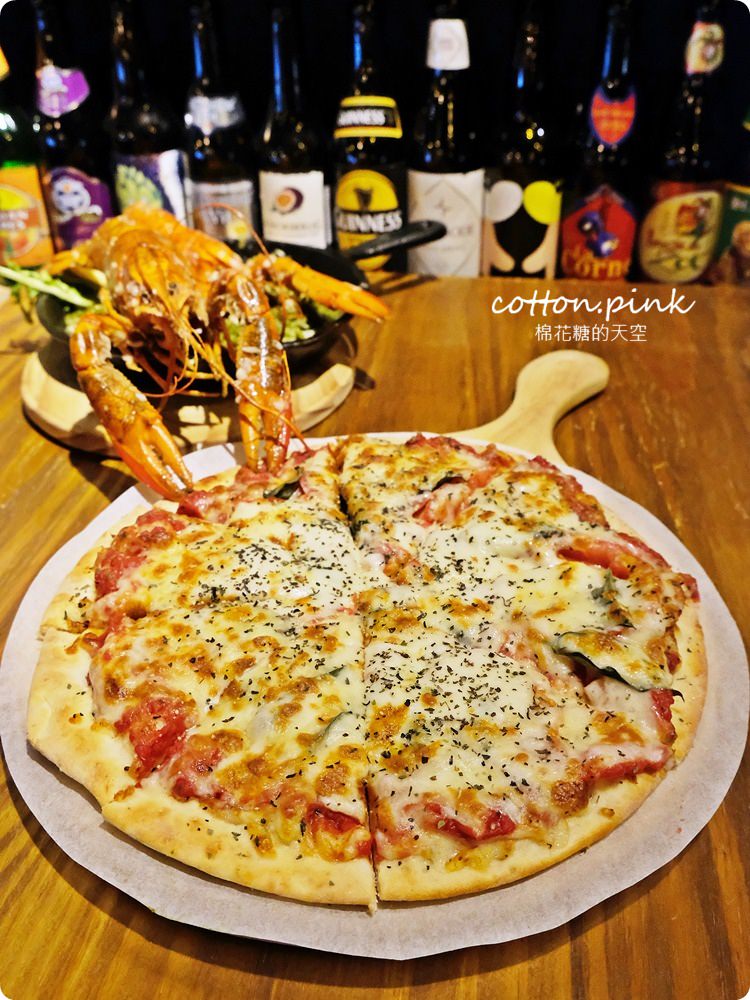 台中餐酒館推薦|大推薩克森餐酒館手工披薩外加超霸氣豪華龍蝦燉飯