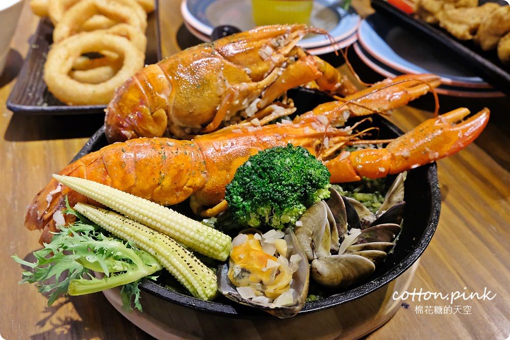 台中餐酒館推薦|大推薩克森餐酒館手工披薩外加超霸氣豪華龍蝦燉飯
