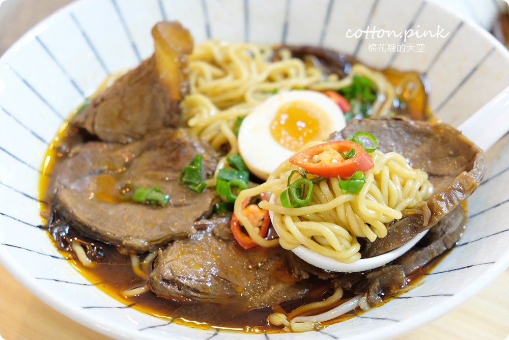 台中超特別牛肉麵！新撰組限量煙燻牛肉拉麵肉大塊
