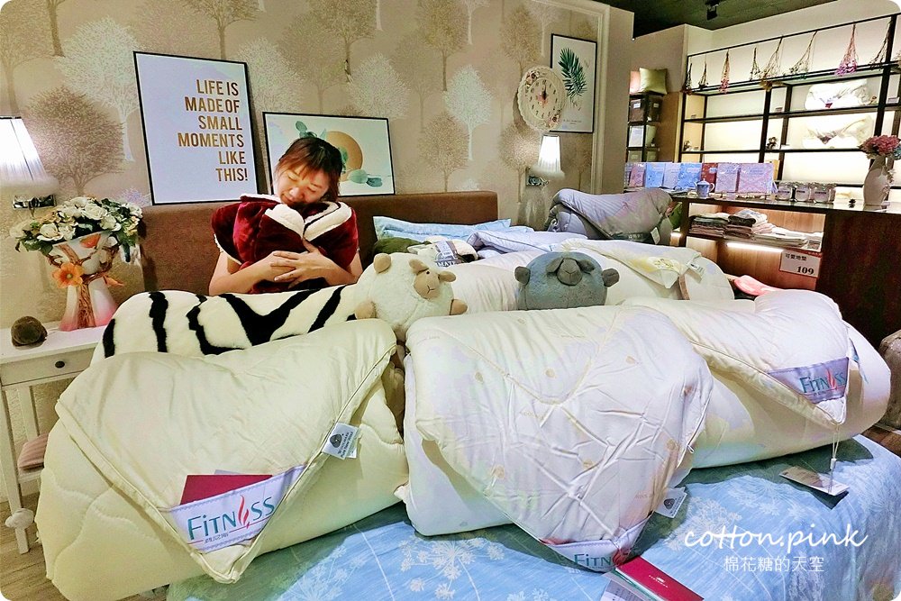 羊毛被、羽絨被、蠶絲被～挑選被子、換季保養方法大公開，凡爾賽家居生活館週年慶滿三千送三百補貨趁現在