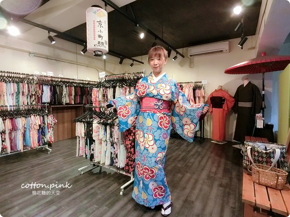 京都和服體驗推薦|京小町和服出租花色選擇多，清水寺、八坂庚申堂就在附近，浴衣、振袖、袴通通有