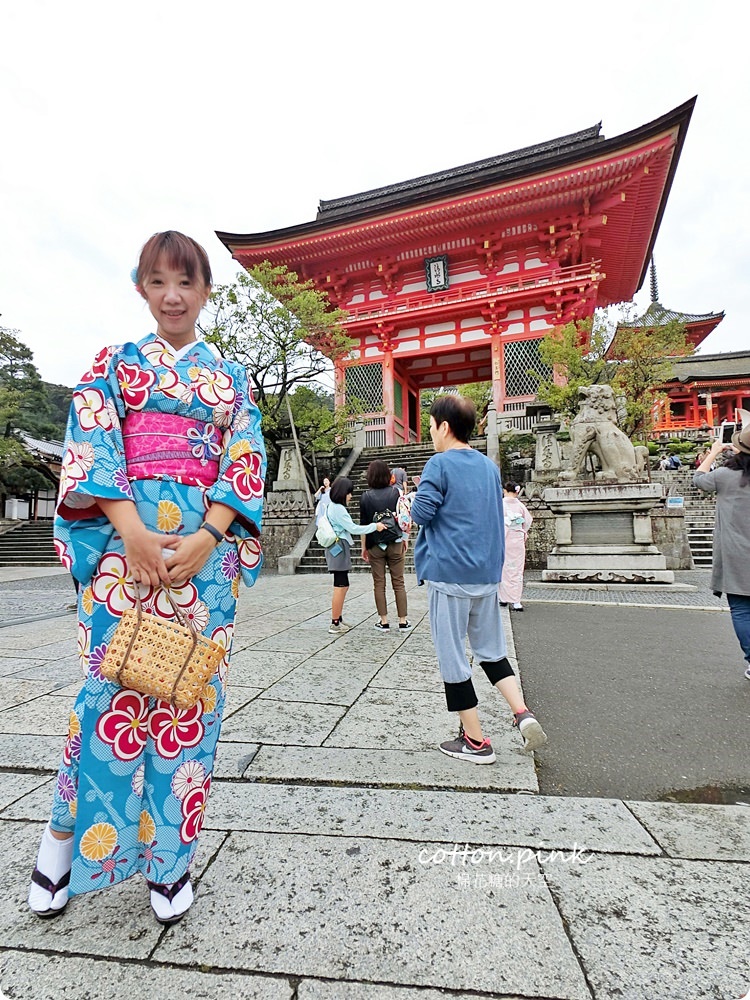 京都和服體驗推薦|京小町和服出租花色選擇多，清水寺、八坂庚申堂就在附近，浴衣、振袖、袴通通有