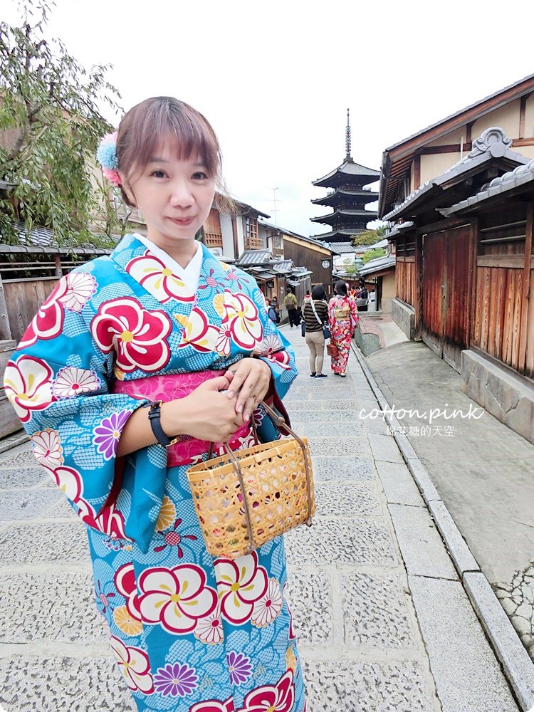 京都和服體驗推薦|京小町和服出租花色選擇多，清水寺、八坂庚申堂就在附近，浴衣、振袖、袴通通有
