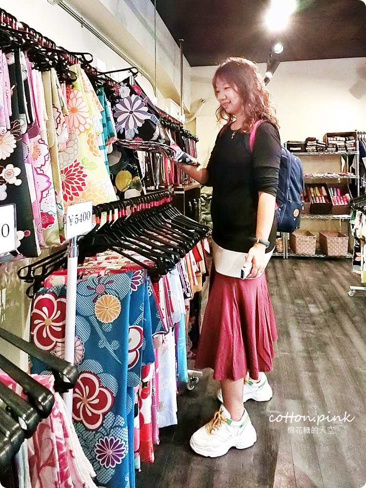 京都和服體驗推薦|京小町和服出租花色選擇多，清水寺、八坂庚申堂就在附近，浴衣、振袖、袴通通有