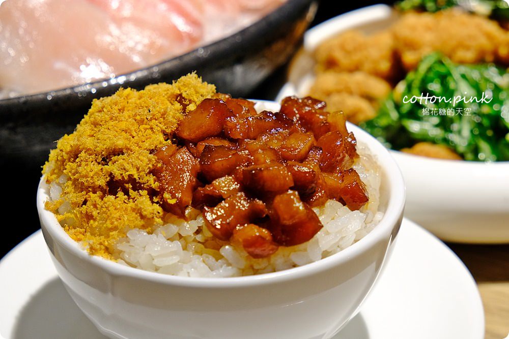 台中火鍋-萬客什鍋來台中必吃!大推剝皮辣椒雞!全分店資訊、菜單資訊、訂位須知在文末