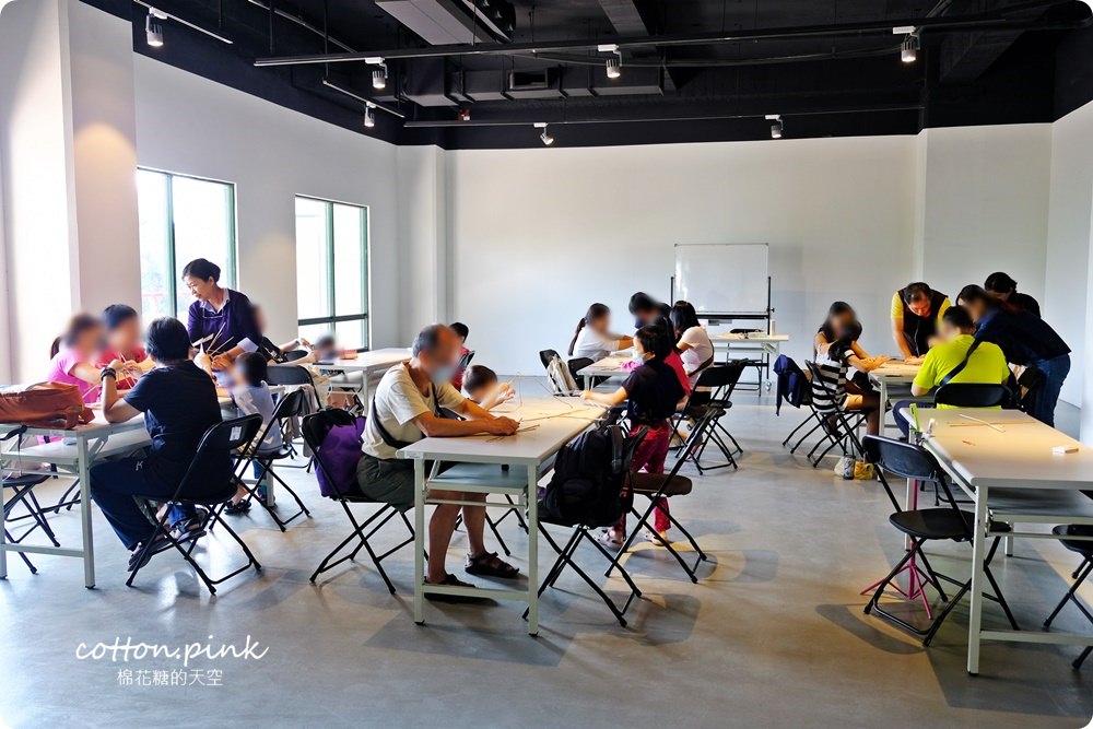 台中親子旅遊新據點-大里纖維博物館，週末不定期手作課程藺草、手環、羊毛氈、植物染通通有