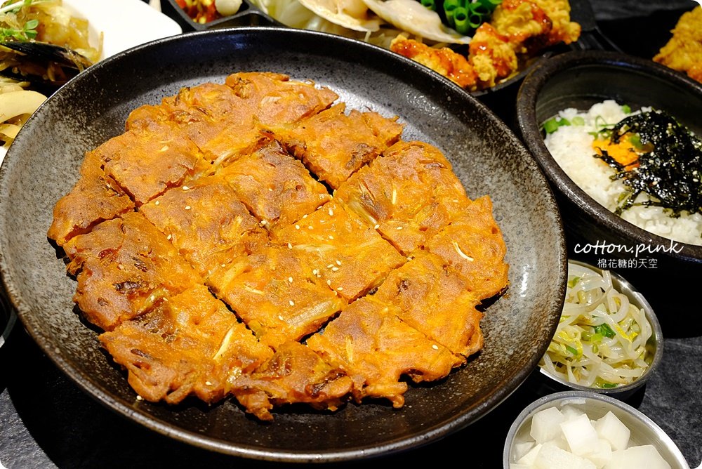 台中韓式美食|紅色泡菜煎餅超夠味～拉拉廚房台中只有一家唷