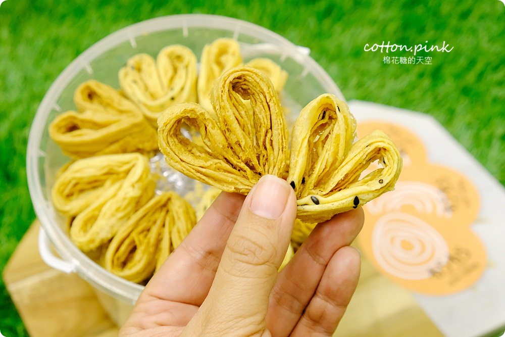 台中伴手禮推薦|超萌愛心蛋捲桶大人小孩都瘋狂，酒飽甜千層蛋捲遊台中必買