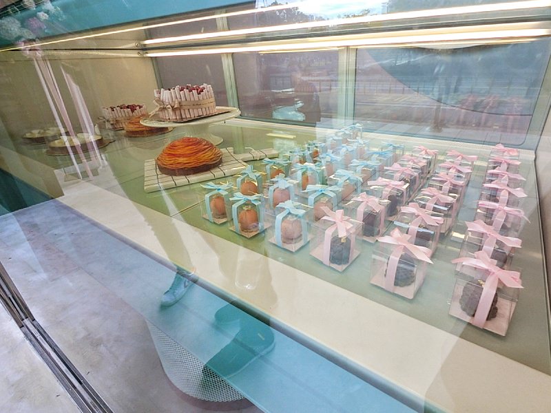 法米甜點在草悟道開新店啦！誠品勤美分店超粉超好拍～快來打卡吃甜甜
