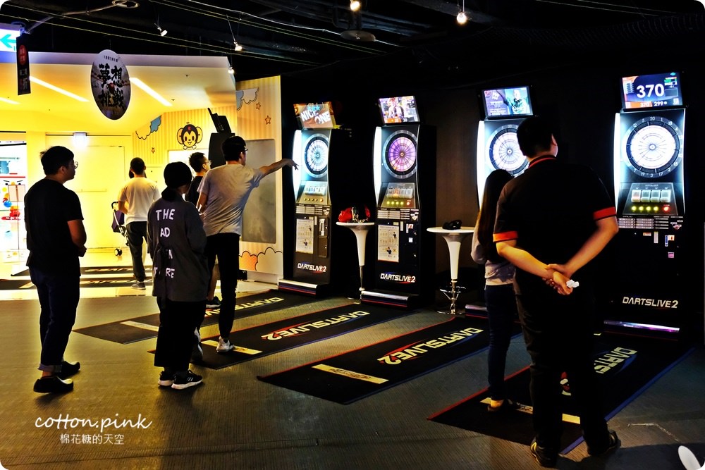 台中一日遊室內版|大魯閣新時代吃最潮韓式卡司KATZ餐廳，吃飽上樓飛鏢、保齡球，寒流來下雨天也不怕