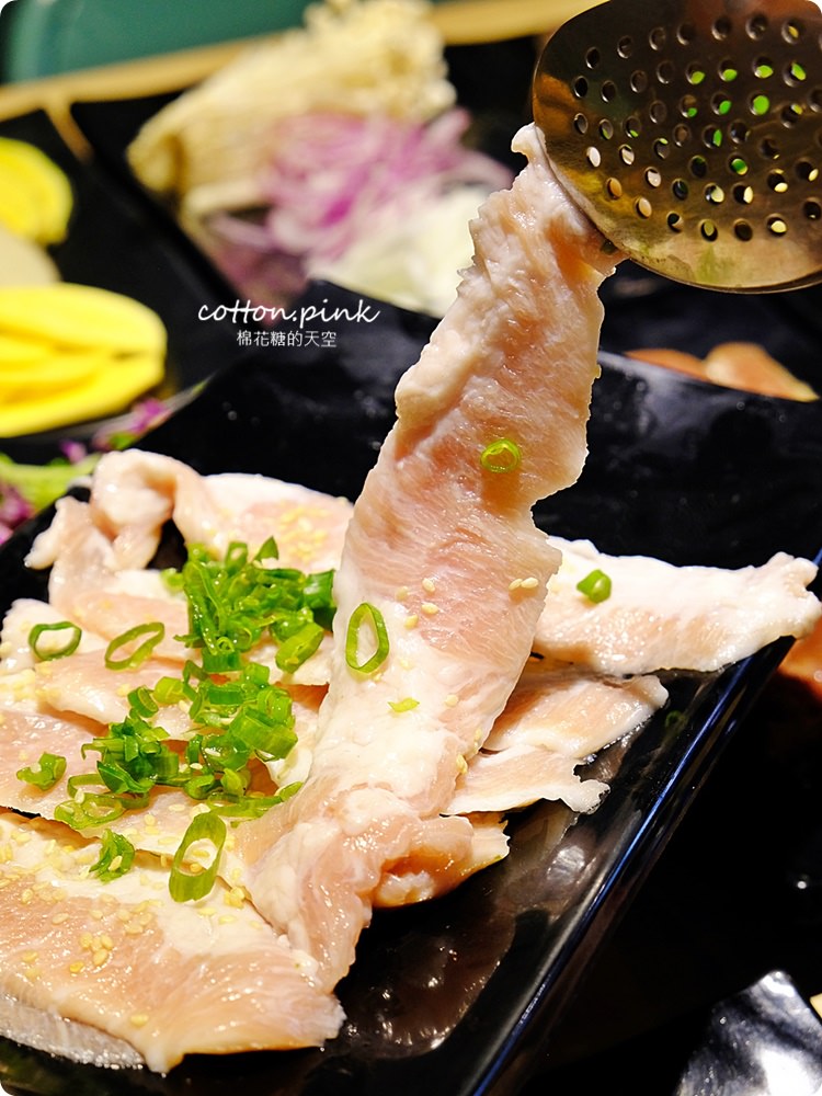 台中沙鹿韓式烤肉吃到飽！肉鮮生超狂肉山把我的胃淹沒啦～