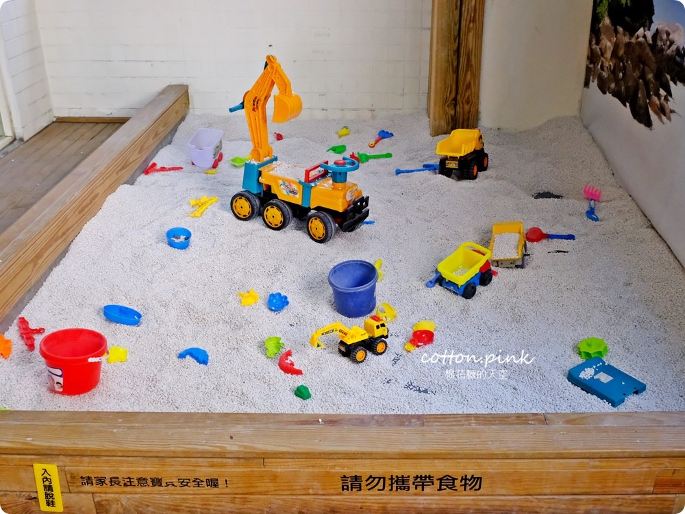 台中圖書館旁美食餐廳推薦|創意廚房不只早午餐～火鍋、中式定食都好吃！還有沙坑兒童區