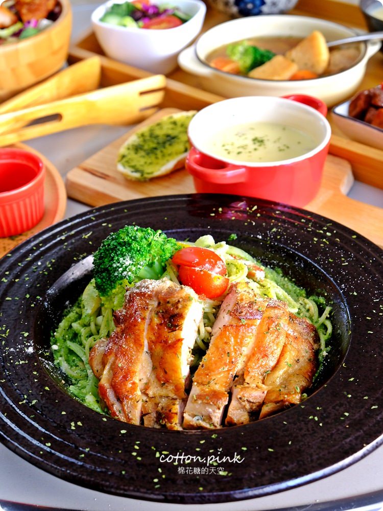 台中圖書館旁美食餐廳推薦|創意廚房不只早午餐～火鍋、中式定食都好吃！還有沙坑兒童區