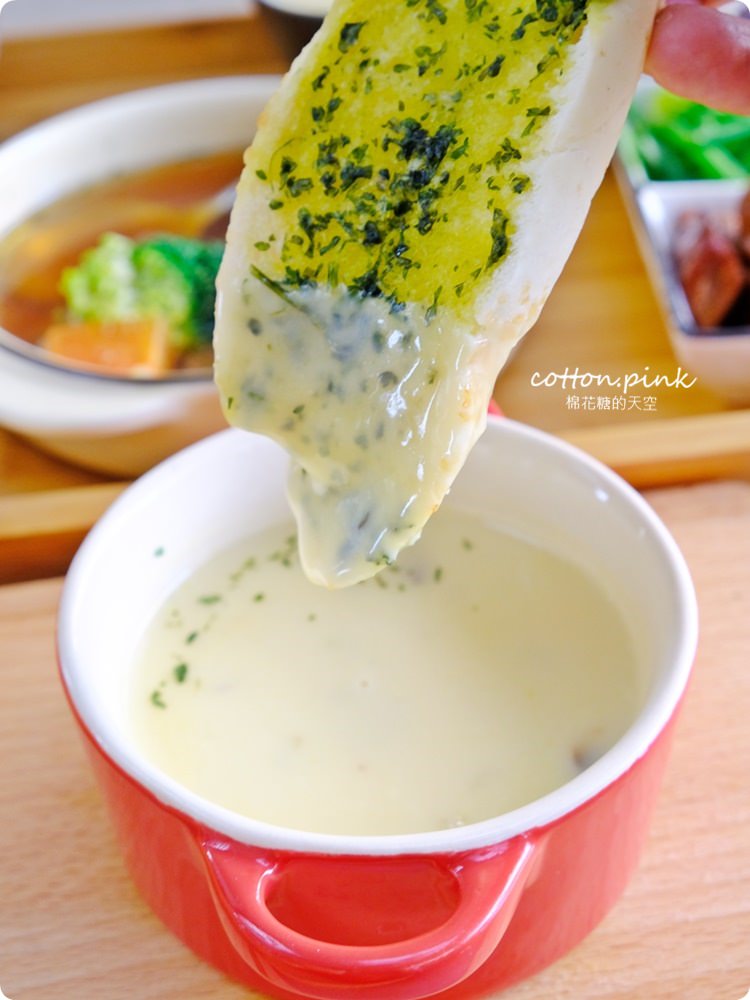 台中圖書館旁美食餐廳推薦|創意廚房不只早午餐～火鍋、中式定食都好吃！還有沙坑兒童區