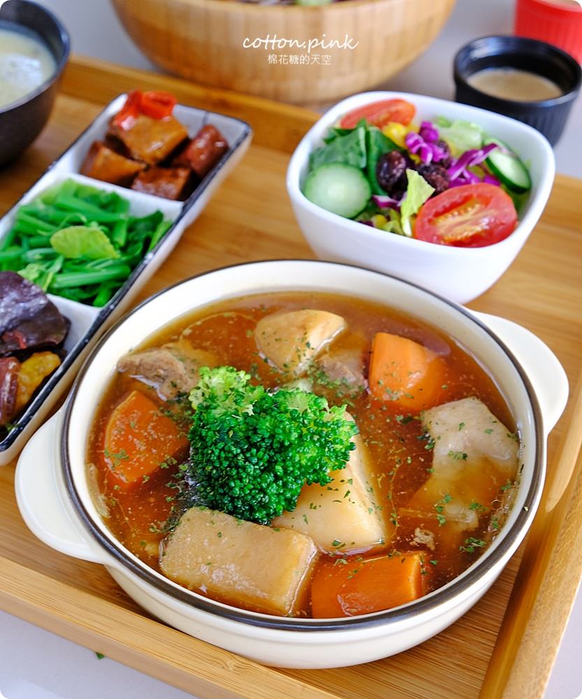 台中圖書館旁美食餐廳推薦|創意廚房不只早午餐～火鍋、中式定食都好吃！還有沙坑兒童區