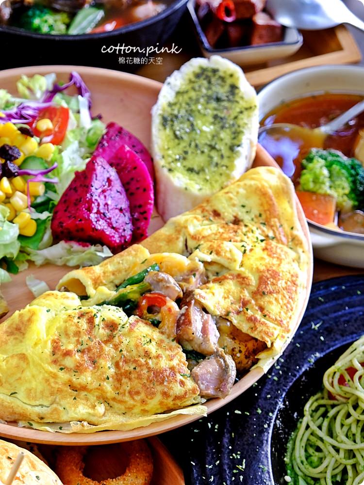 台中圖書館旁美食餐廳推薦|創意廚房不只早午餐～火鍋、中式定食都好吃！還有沙坑兒童區