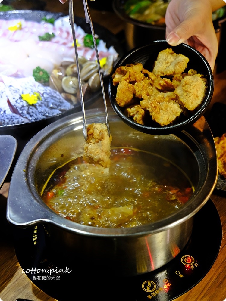 台中火鍋推薦|椰林世界出小火鍋啦！道地重慶麻辣鍋、經典椰子雞也有單人份