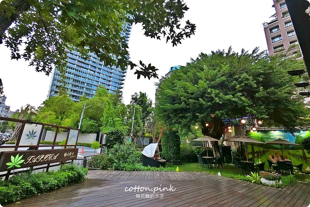 台中早午餐推薦|市區也有超美庭園老宅早午餐，大推榙比歐卡泡菜歐姆蛋、馬鈴薯脆片