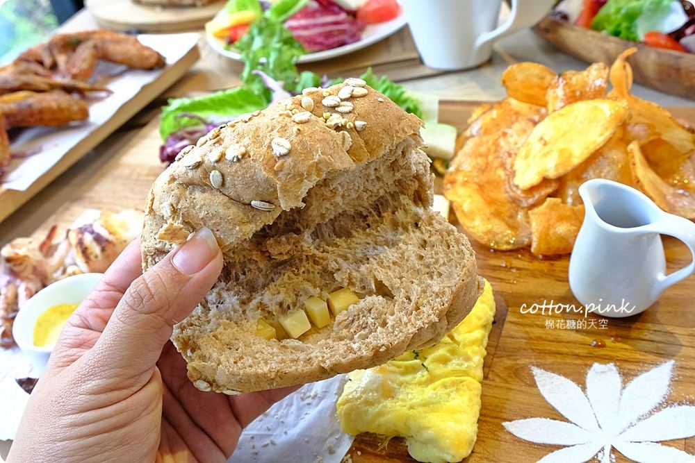 台中早午餐推薦|市區也有超美庭園老宅早午餐，大推榙比歐卡泡菜歐姆蛋、馬鈴薯脆片