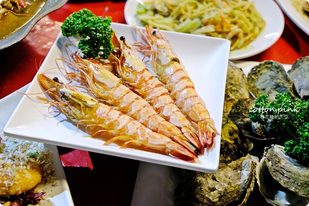 台中夜景餐廳新亮點-彩虹貨櫃屋裡大吃雞湯、砂鍋魚頭，那兩蚵換新裝囉