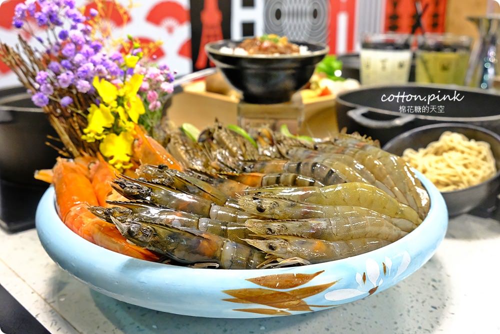 台中崇德路火鍋徵求大胃王！肉魂最新菜單有一百盎司牛豬肉盤像山一樣外加蝦、蟹來助陣