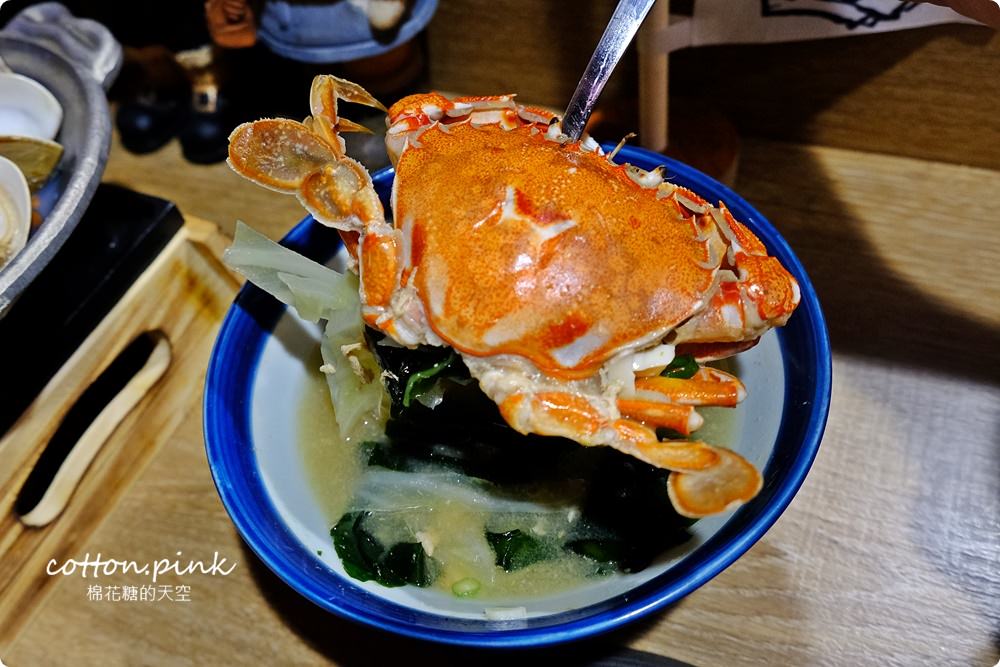 逢甲夜市隱藏版居酒屋-炭燒烤不只串燒好吃，牛排丼肉多到看不到飯了啦！