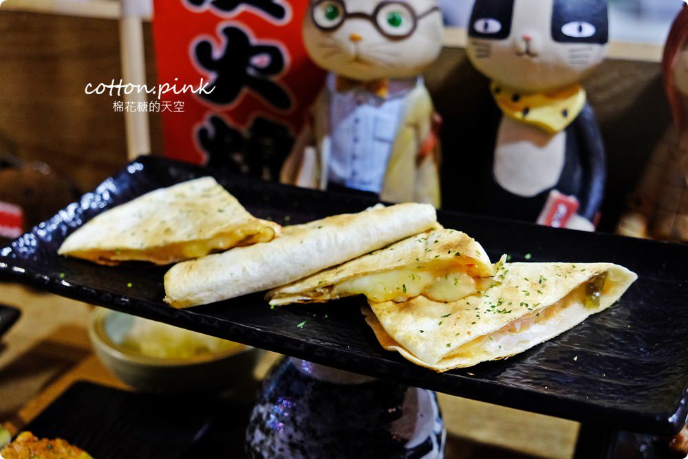逢甲夜市隱藏版居酒屋-炭燒烤不只串燒好吃，牛排丼肉多到看不到飯了啦！