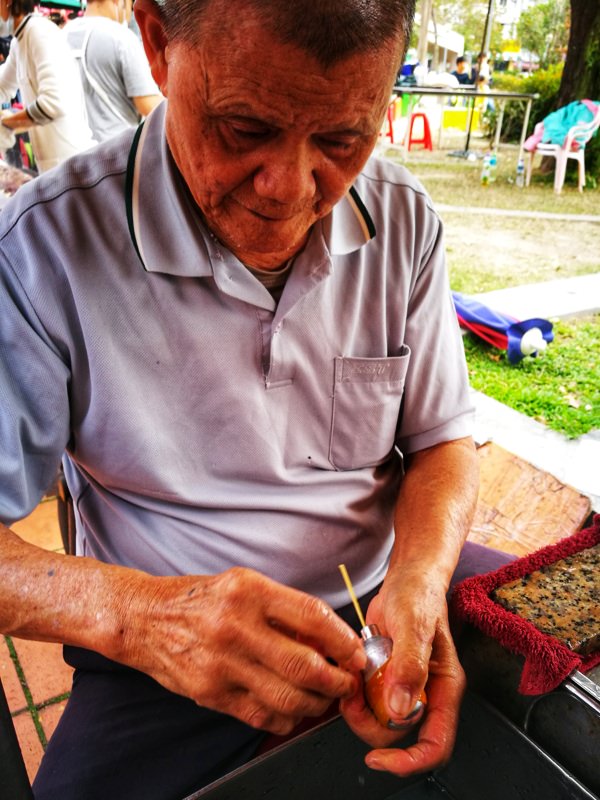 令人懷念的雞蛋冰阿伯～正宗古董摩托車販售，三種口味都是經典啊！
