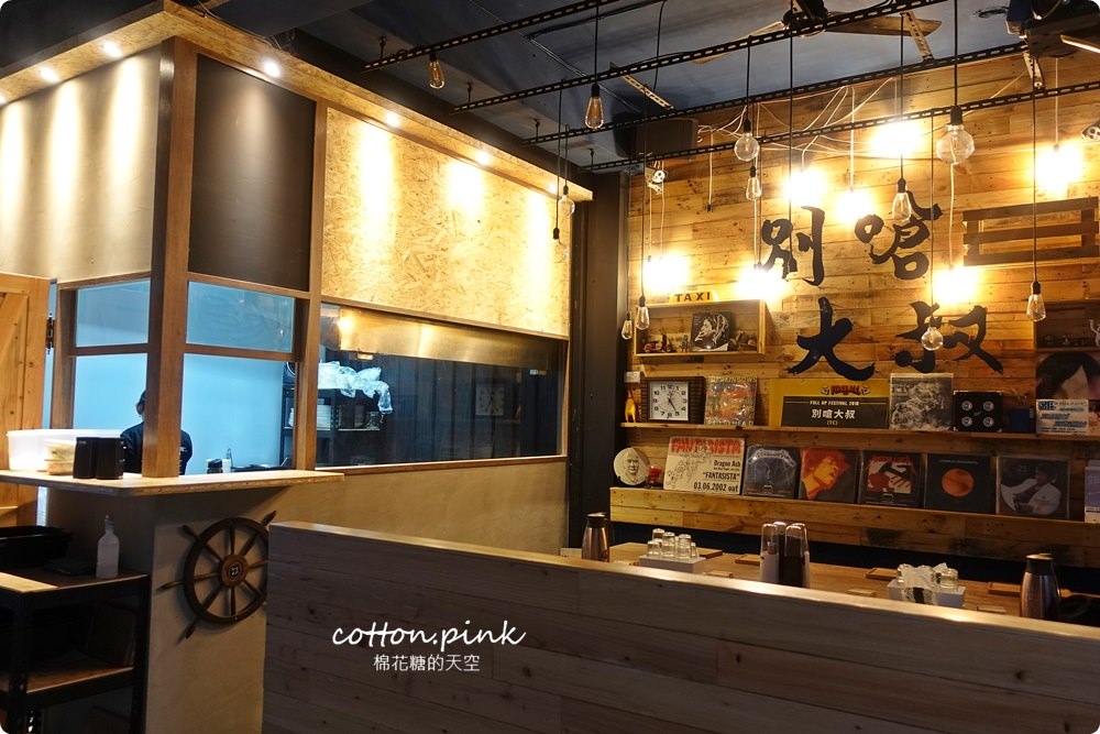 草悟道旁台中新商圈-模範街美食總整理，集傳統小吃與文青網美店於一身/鑫大略