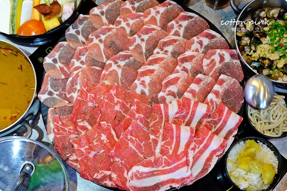 台中火鍋推薦|宇良食最新鍋底一台斤大蛤蜊現炒超級海味～過癮啊！