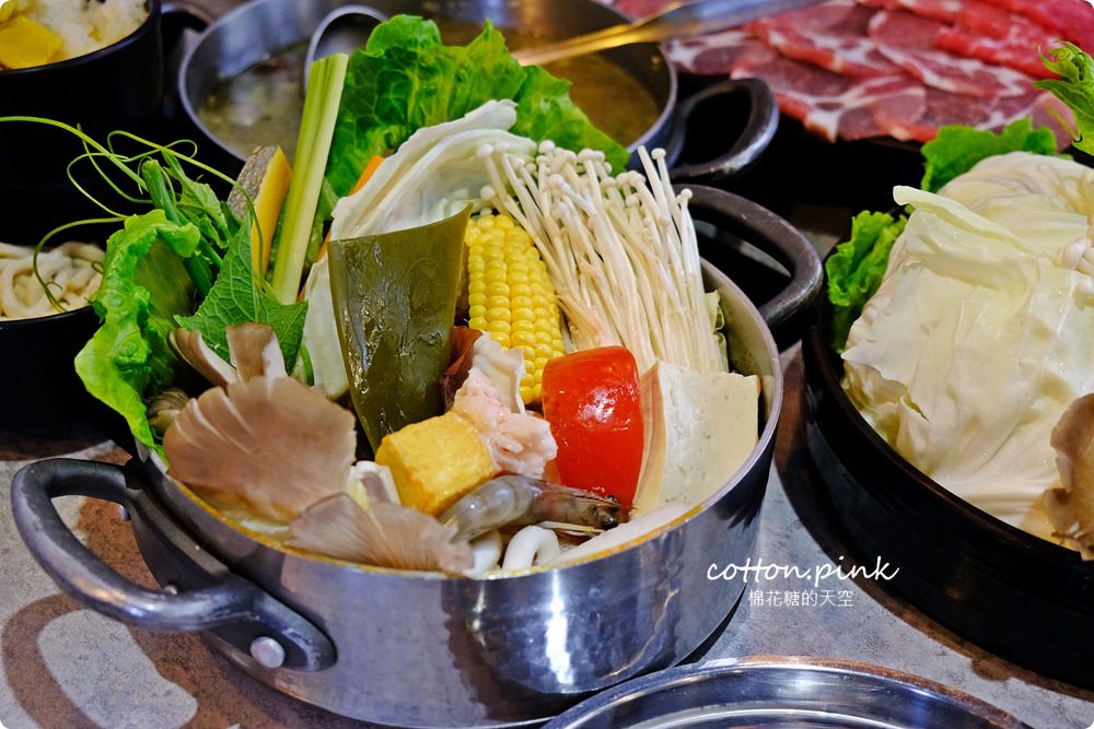 台中火鍋推薦|宇良食最新鍋底一台斤大蛤蜊現炒超級海味～過癮啊！