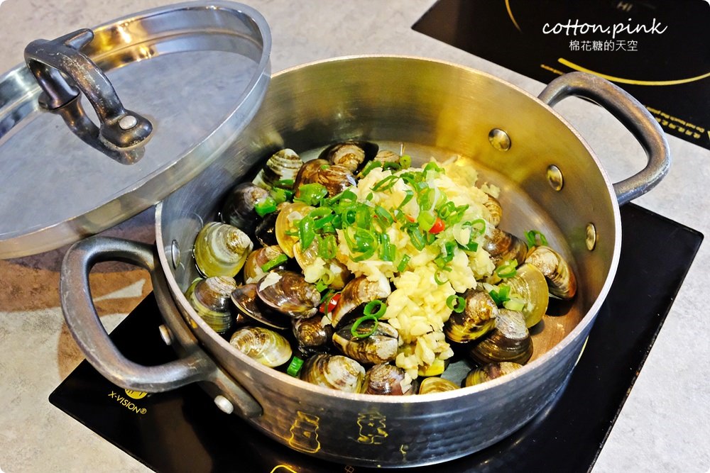 台中火鍋推薦|宇良食最新鍋底一台斤大蛤蜊現炒超級海味～過癮啊！