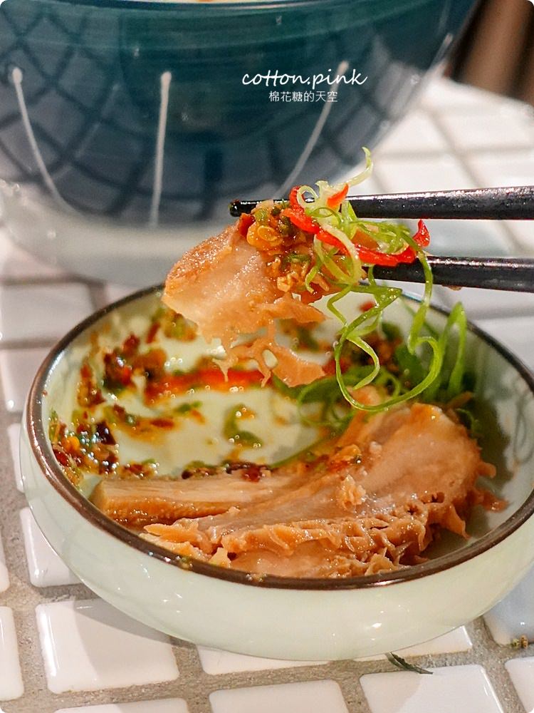台中模範街商圈隱藏版美食-小庭院裏的TAKU牛丼，夜間限定喔！