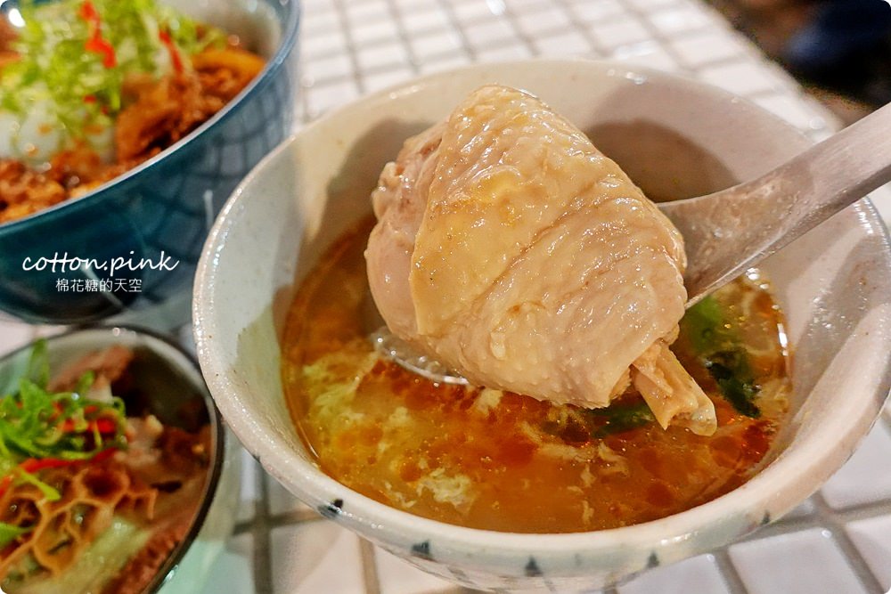 台中模範街商圈隱藏版美食-小庭院裏的TAKU牛丼，夜間限定喔！