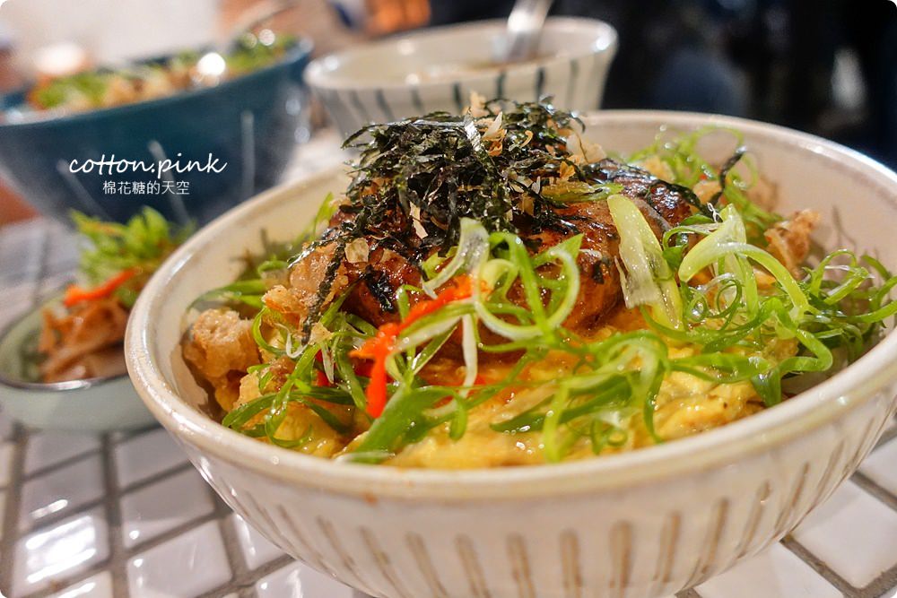台中模範街商圈隱藏版美食-小庭院裏的TAKU牛丼，夜間限定喔！