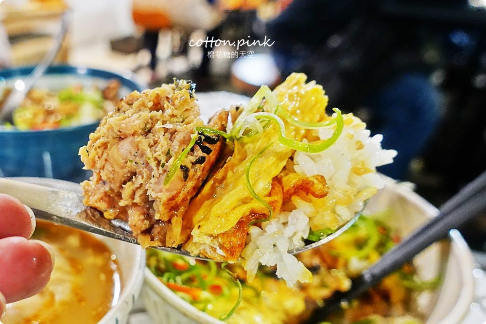 台中模範街商圈隱藏版美食-小庭院裏的TAKU牛丼，夜間限定喔！