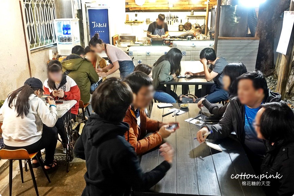 台中模範街商圈隱藏版美食-小庭院裏的TAKU牛丼，夜間限定喔！
