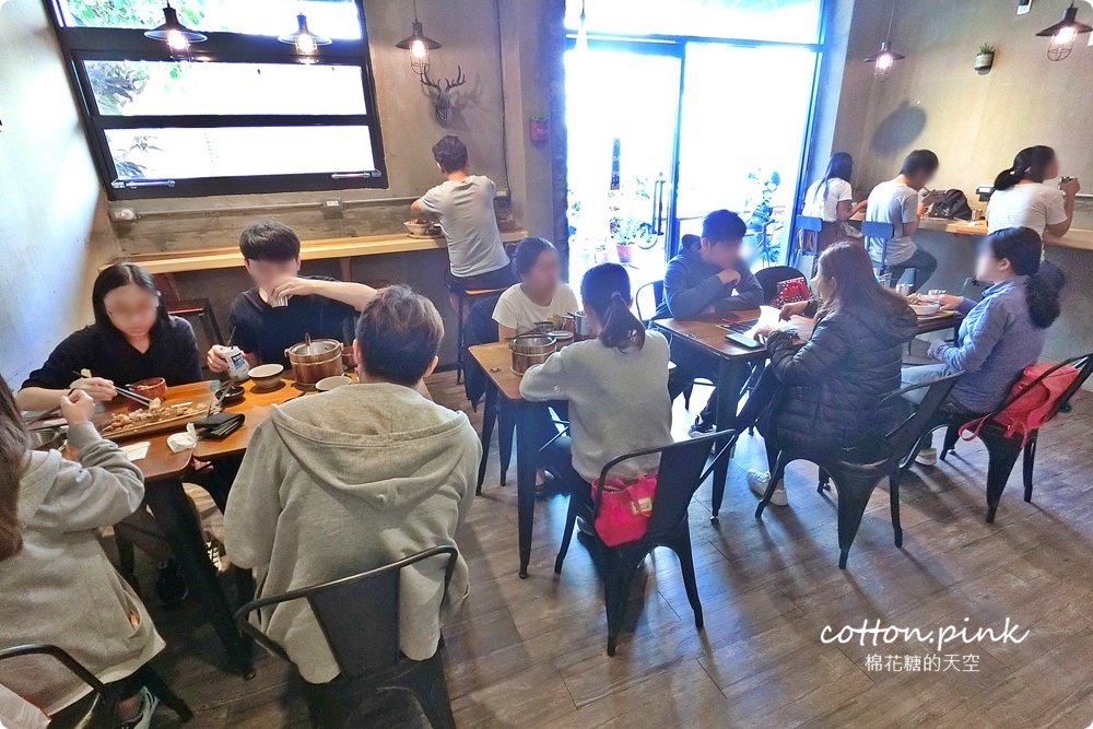 模範街浮誇系丼飯-日式豬排比臉還大！壽星用餐沐丼免費加肉大放送～小菜、生菜、飲料吃到飽！