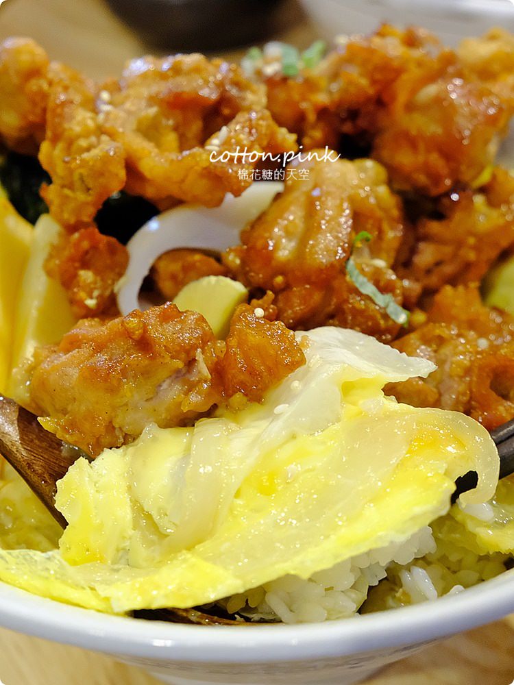 模範街浮誇系丼飯-日式豬排比臉還大！壽星用餐沐丼免費加肉大放送～小菜、生菜、飲料吃到飽！