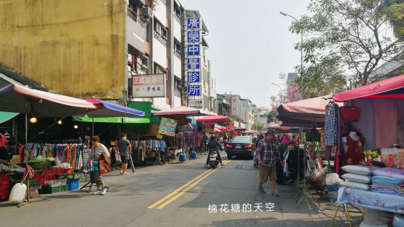 台中第五市場必吃阿彬爌肉飯-只有早餐吃得到隔壁就是太空紅茶冰