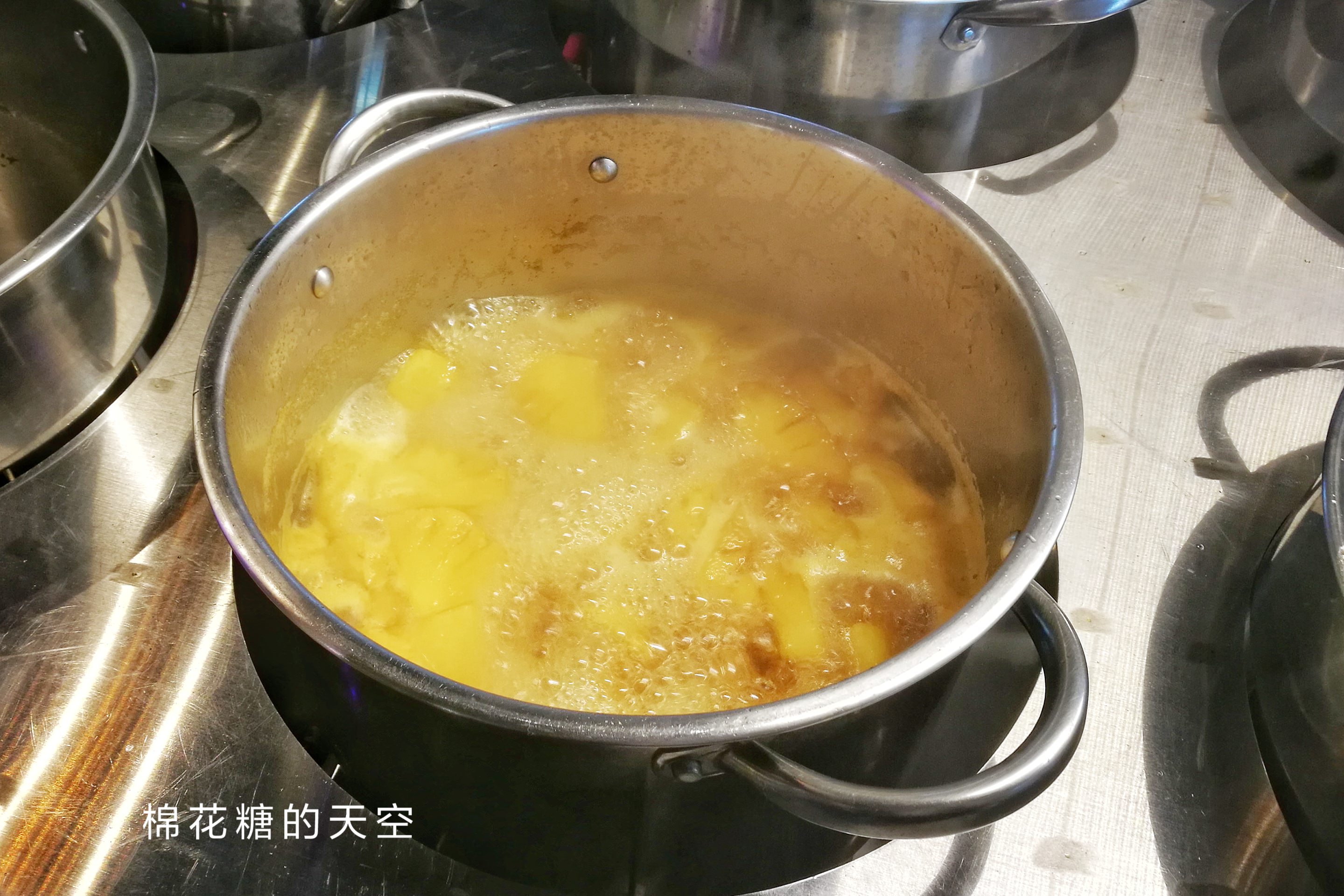 旱溪夜市排隊美食-現煮雅淳水果茶酸甜風味還吃得到大塊鳳梨喔