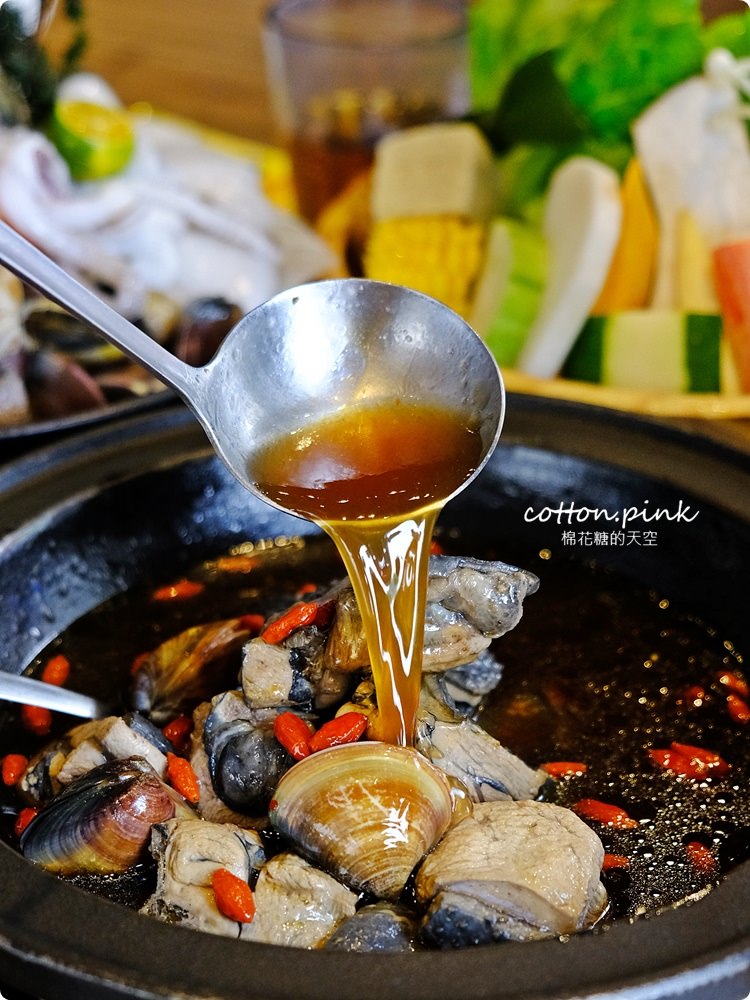 台中沙鹿火鍋推薦-尚石苑,熊熊火焰燃燒鍋vs濃濃牛奶起司鍋~好難選啊! 台中沙鹿火鍋推薦-尚石苑,熊熊火焰燃燒鍋vs濃濃牛奶起司鍋~好難選啊!