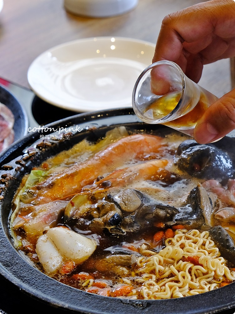 台中沙鹿火鍋推薦-尚石苑,熊熊火焰燃燒鍋vs濃濃牛奶起司鍋~好難選啊! 台中沙鹿火鍋推薦-尚石苑,熊熊火焰燃燒鍋vs濃濃牛奶起司鍋~好難選啊!