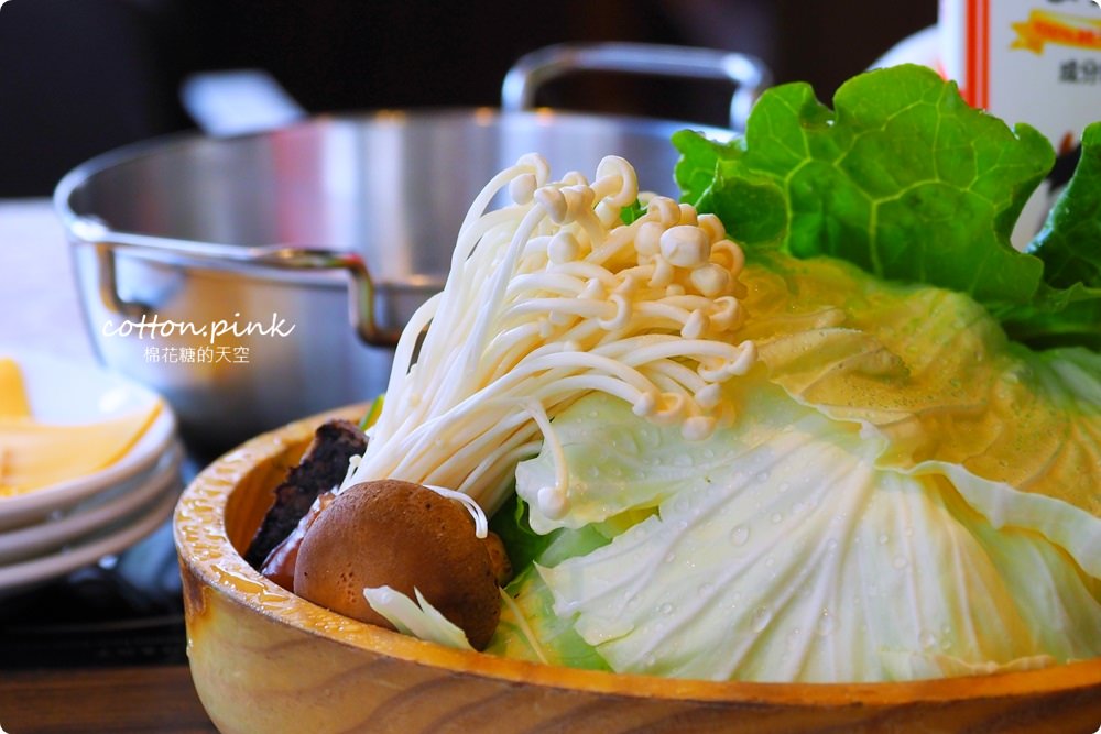 台中沙鹿火鍋推薦-尚石苑,熊熊火焰燃燒鍋vs濃濃牛奶起司鍋~好難選啊! 台中沙鹿火鍋推薦-尚石苑,熊熊火焰燃燒鍋vs濃濃牛奶起司鍋~好難選啊!