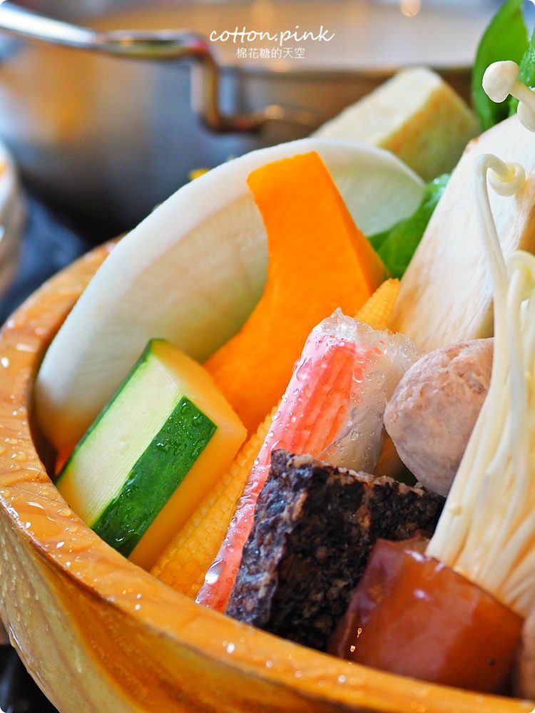 台中沙鹿火鍋推薦-尚石苑,熊熊火焰燃燒鍋vs濃濃牛奶起司鍋~好難選啊! 台中沙鹿火鍋推薦-尚石苑,熊熊火焰燃燒鍋vs濃濃牛奶起司鍋~好難選啊!