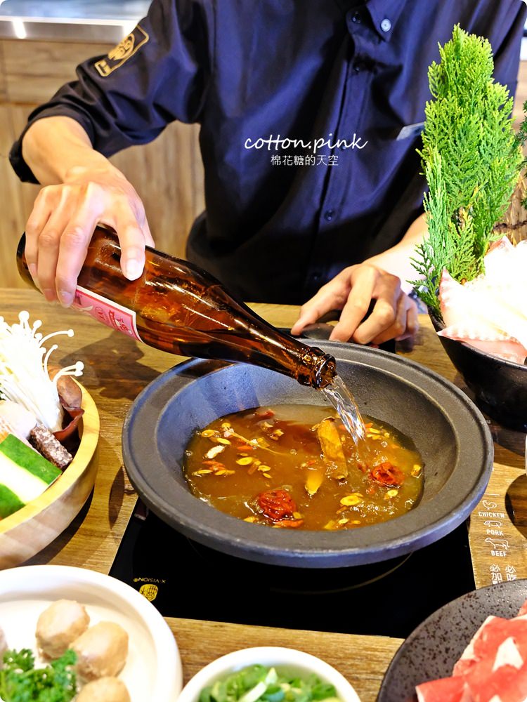 台中沙鹿火鍋推薦-尚石苑,熊熊火焰燃燒鍋vs濃濃牛奶起司鍋~好難選啊! 台中沙鹿火鍋推薦-尚石苑,熊熊火焰燃燒鍋vs濃濃牛奶起司鍋~好難選啊!